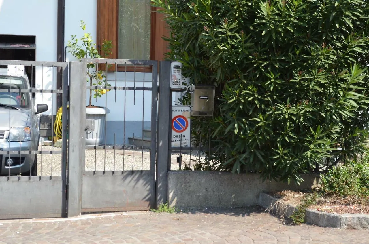 Wake Surf House Bed & Breakfast Sulzano