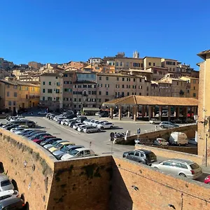 Salicotto 56 , Siena Italien